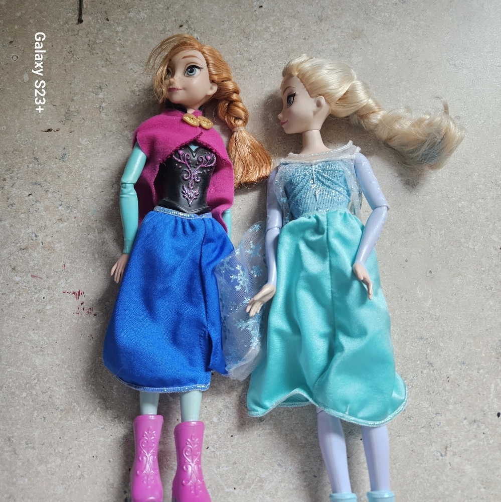 Frozen Dolls